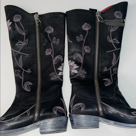 Beverly Feldman Floral Embroidered Black Boots - Picture 2 of 11